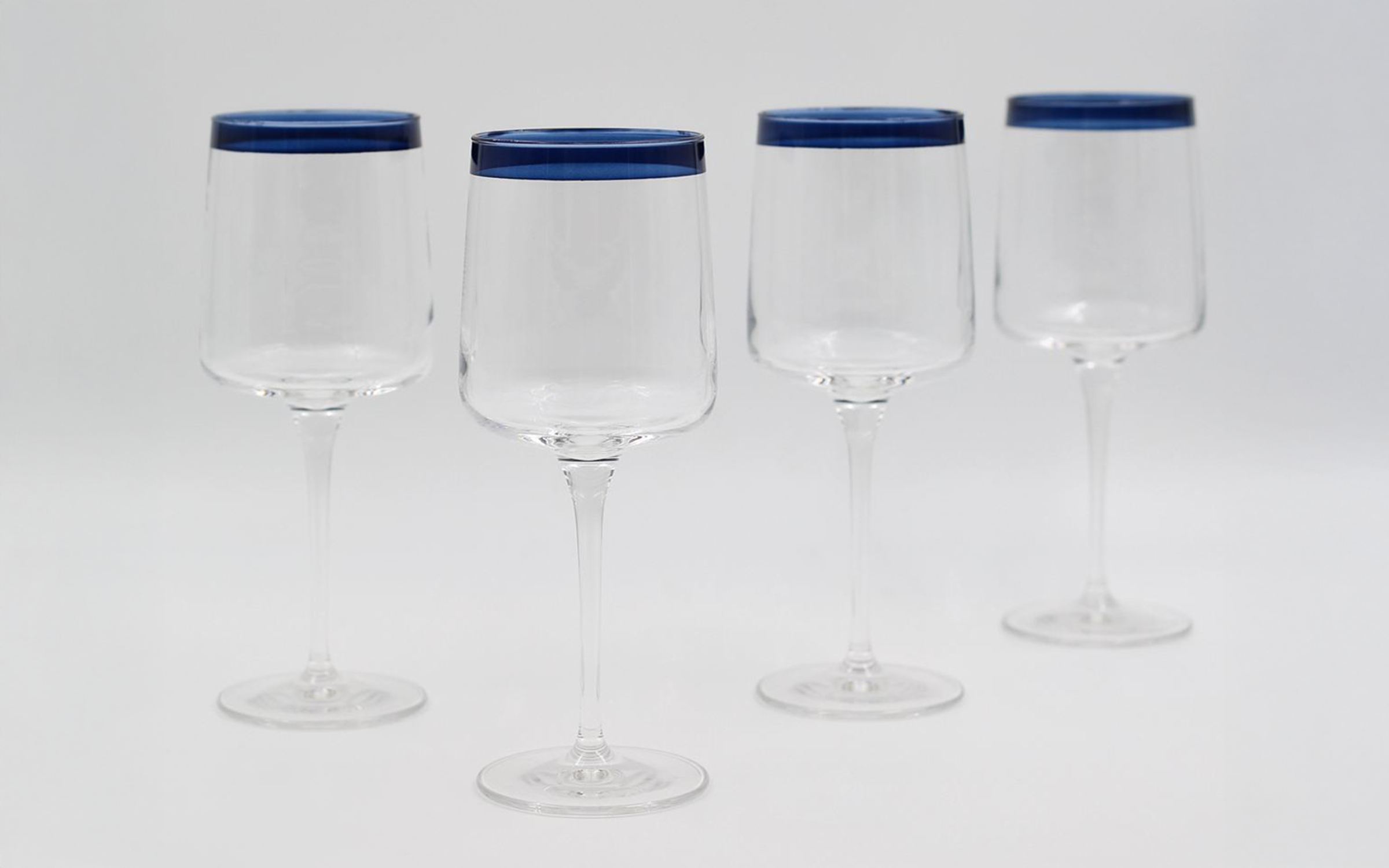 Set 4 pahare Verona 320, transparent cu cant albastru  2