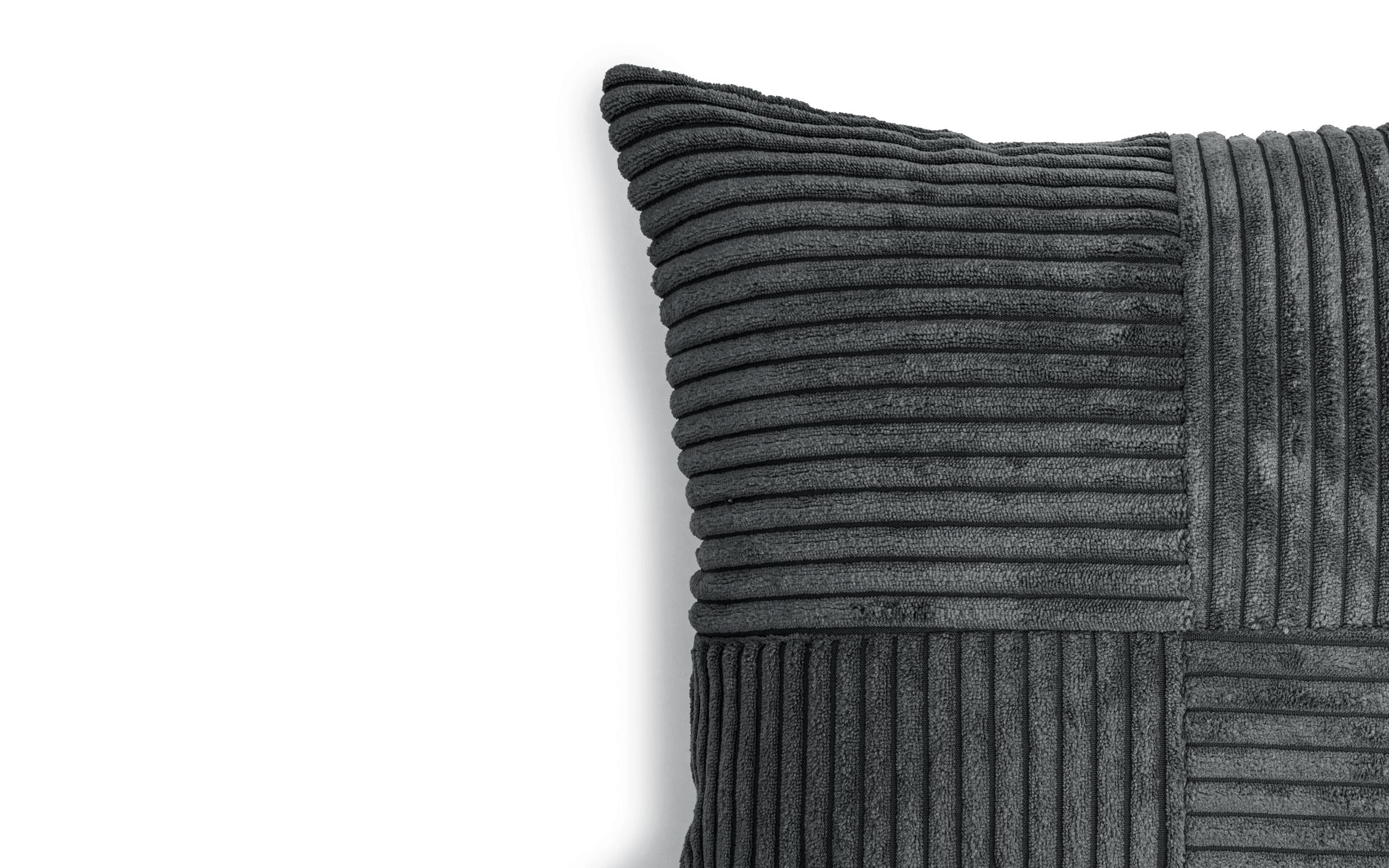 Perna decorativa 06673, gri inchis  2