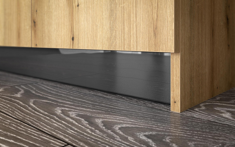 600 mm, H10 cm, PVC Plinta  pentru bucatarie, negru lucios  1